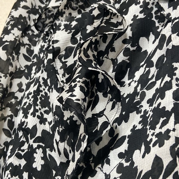 NEW YORK & Company Ruffle Blouse - Picture 11 of 11